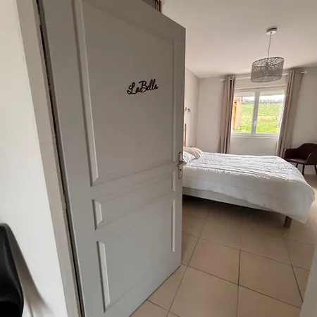 شقة - Avec Double A La Campagne, La Bella Lias