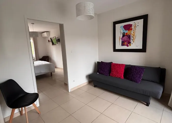 - Avec Double A La Campagne, La Bella شقة