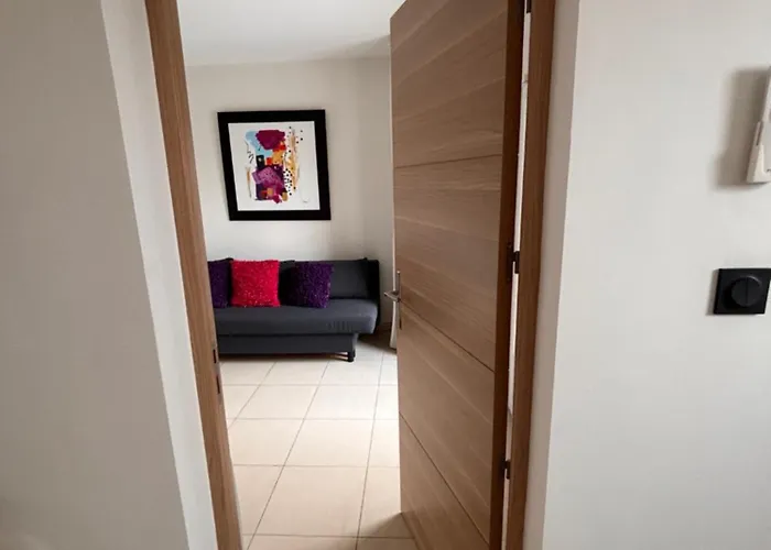 شقة - Avec Double A La Campagne, La Bella Lias